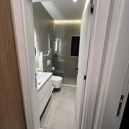 Premium Golem (Tirana)